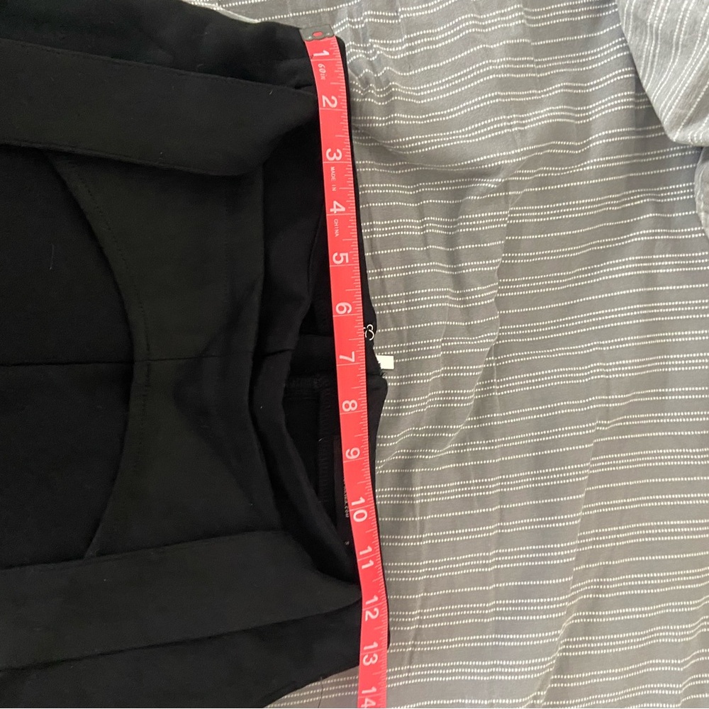 Chic Black Trousers with White Accents - Picture 5 of 5